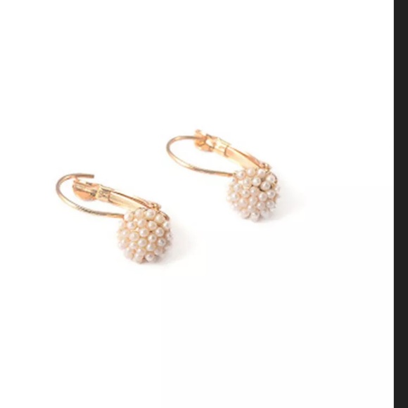 New Gold Pearl Hoop Earrings - Picture 3 of 8